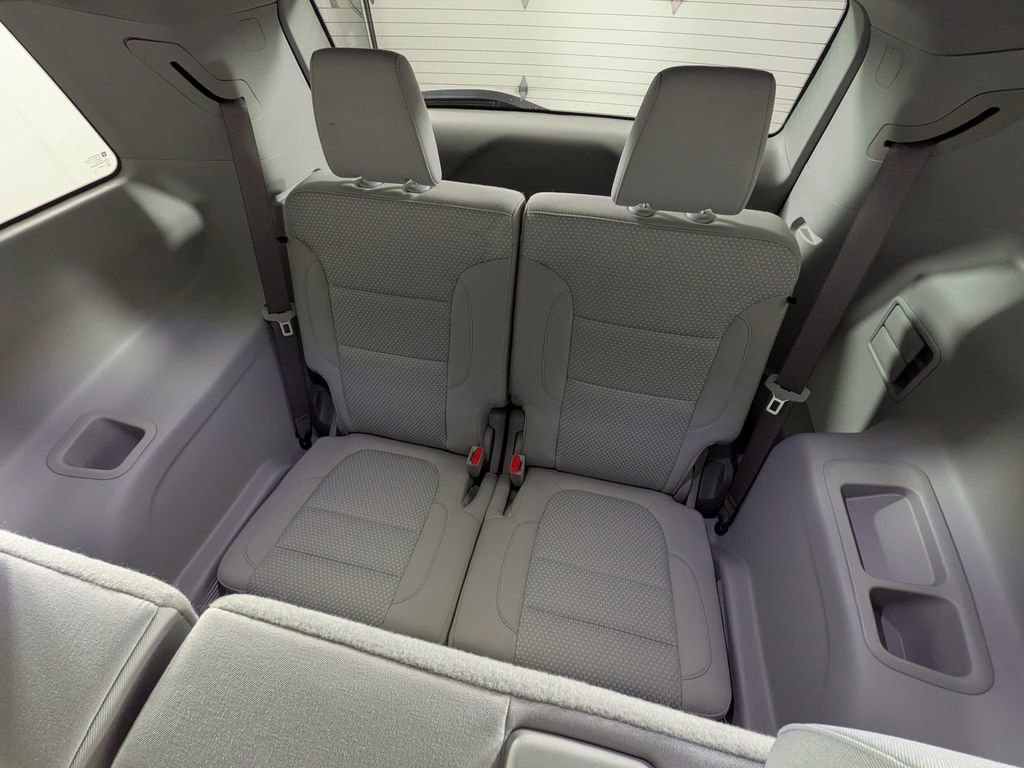 Certified 2023 GMC Acadia SLE w/ Driver Convenience Package image 39