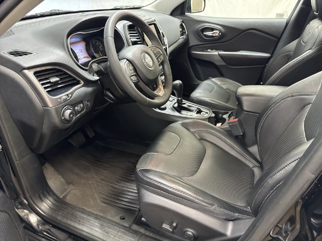 Used 2022 Jeep Cherokee Limited w/ Mopar Interior Package AWD/4WD image 12