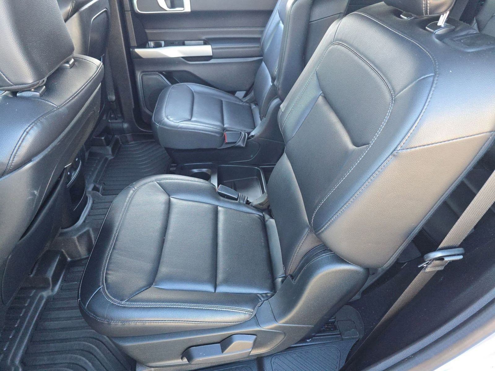 Used 2020 Ford Explorer XLT w/ Equipment Group 202A image 13