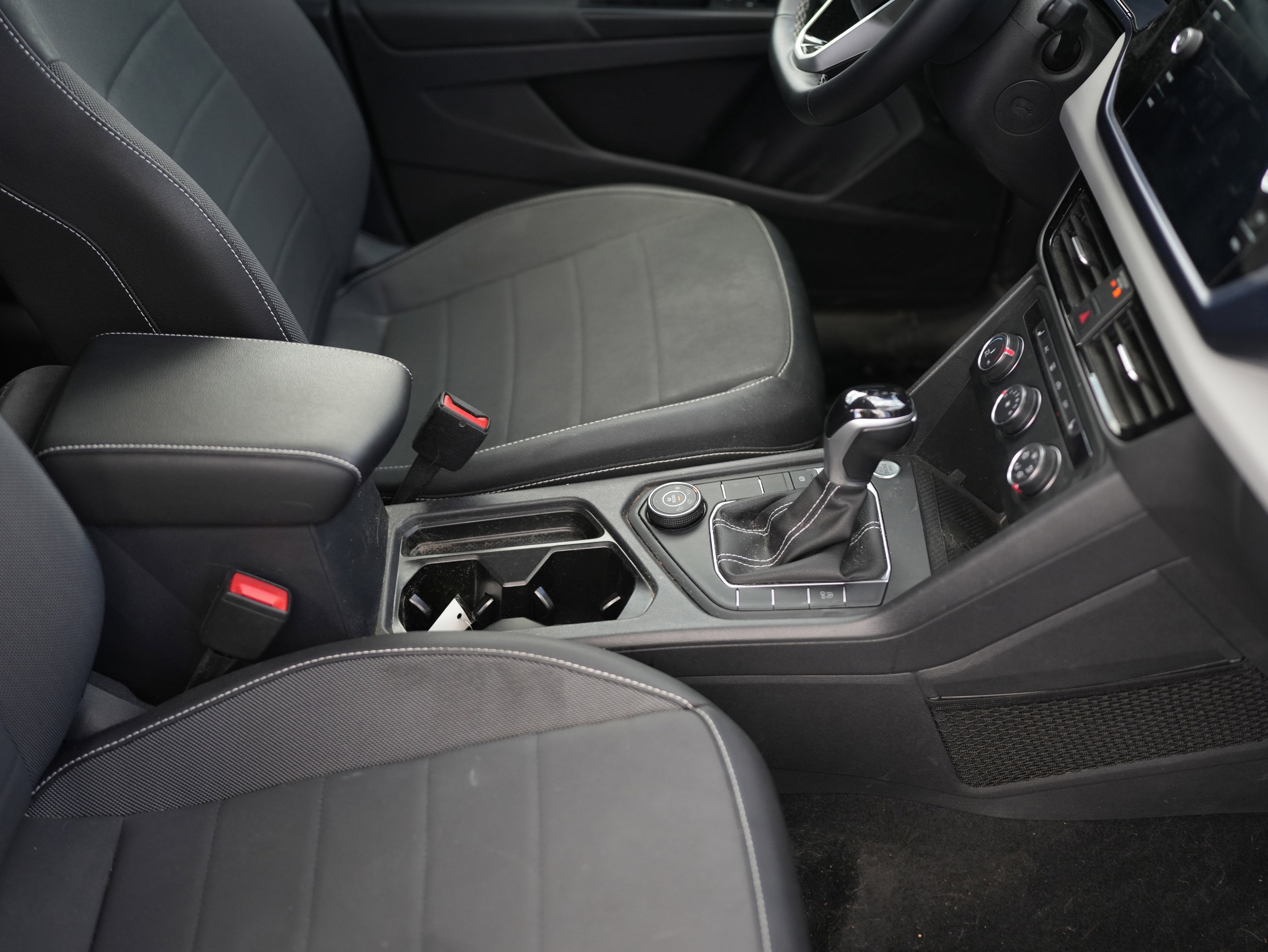 Used 2022 Volkswagen Taos SE image 18