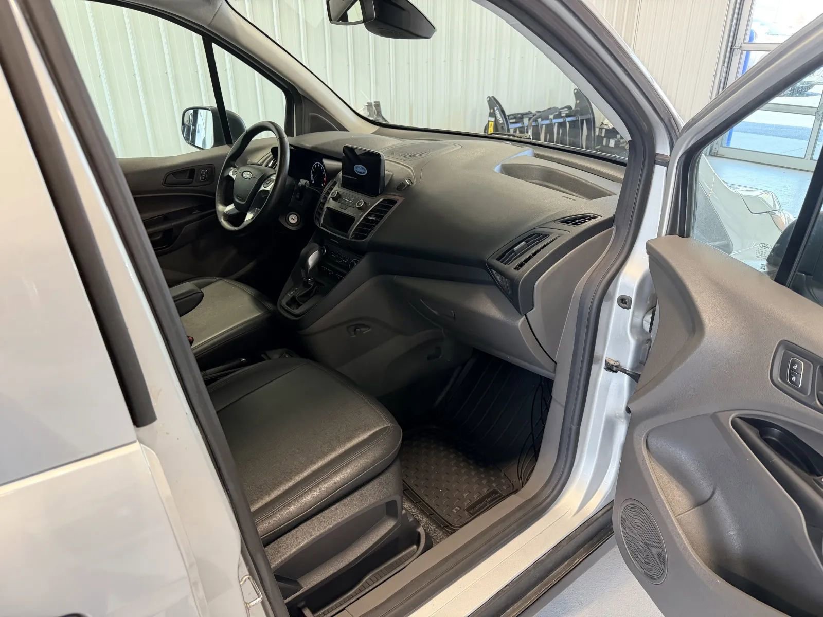 Used 2021 Ford Transit Connect XL FWD image 23
