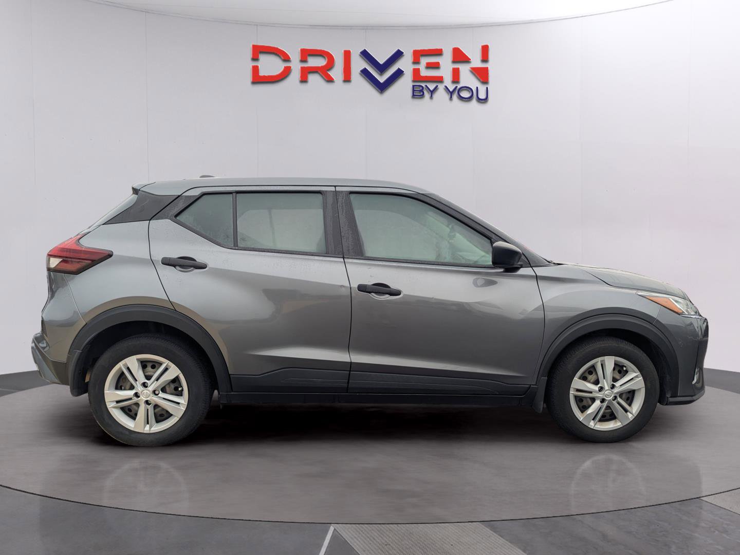 Used 2023 Nissan Kicks S image 6