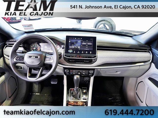 Used 2024 Jeep Compass Latitude image 18