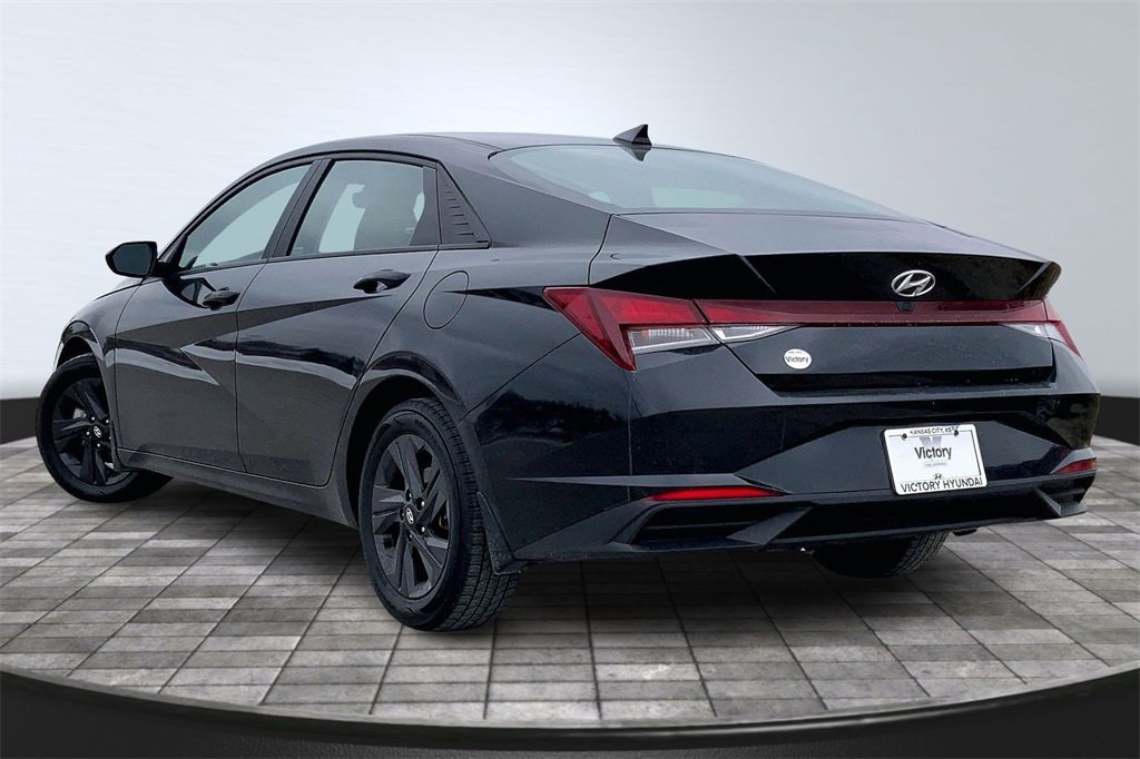 Used 2023 Hyundai Elantra SEL image 7