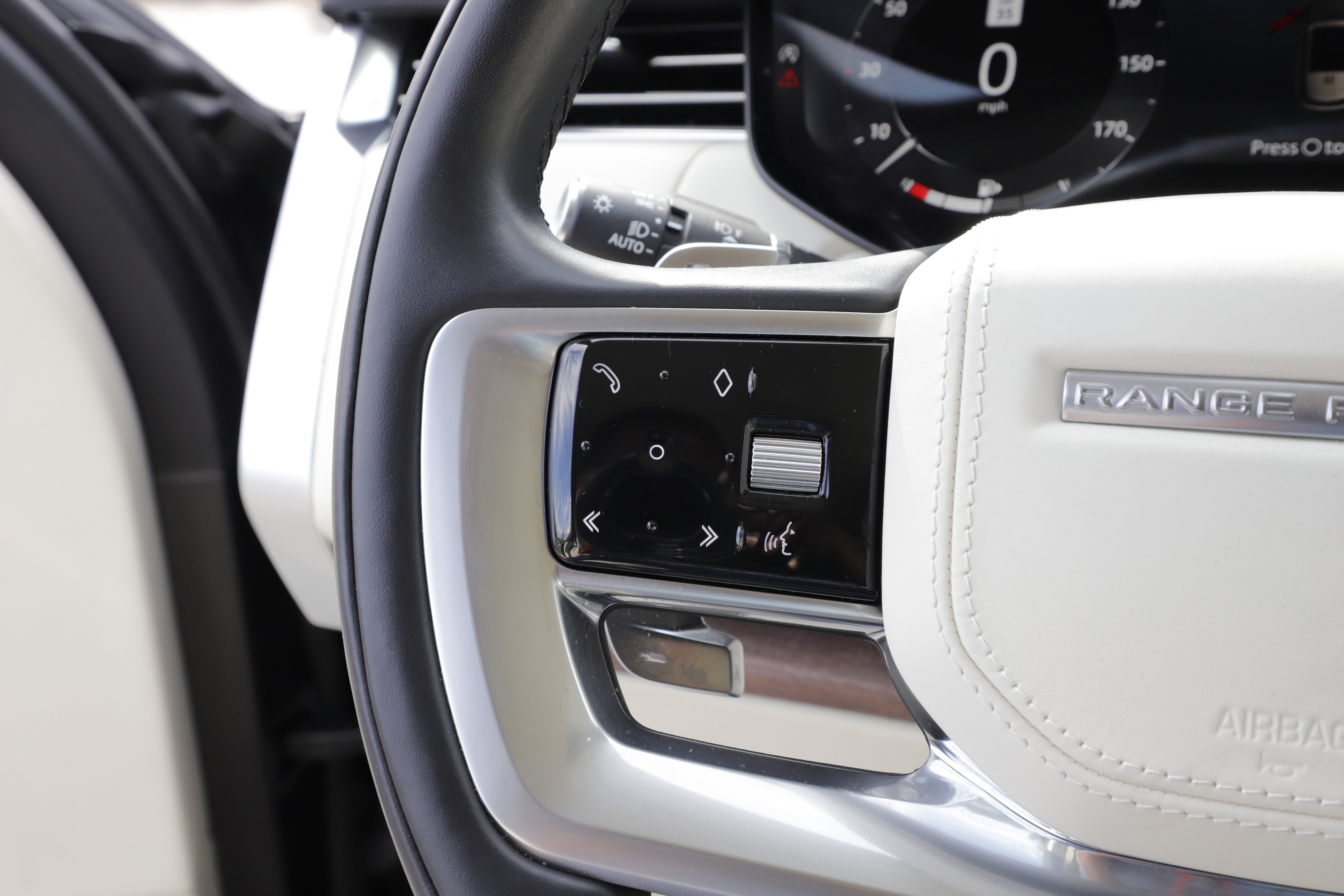 Used 2023 Land Rover Range Rover SE AWD/4WD image 24