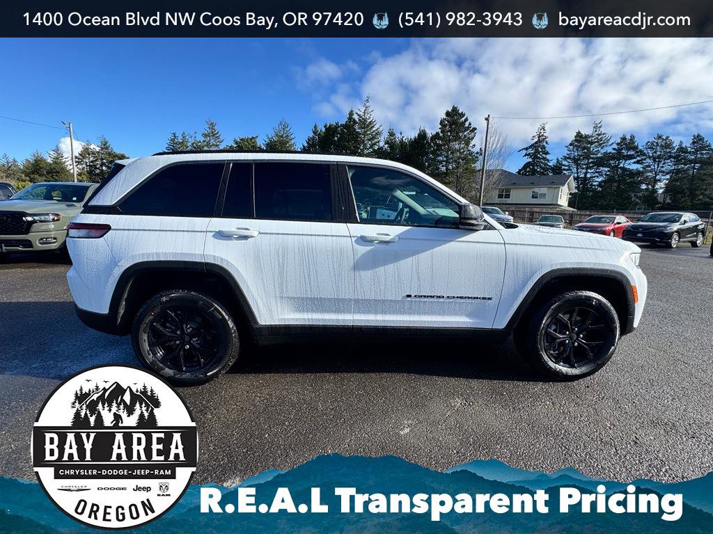 New 2026 Jeep Grand Cherokee Altitude image 4