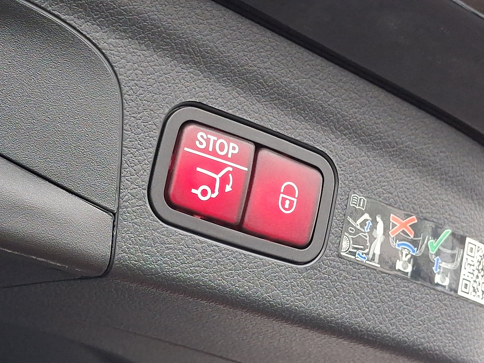Certified 2025 Mercedes-Benz GLE 350 4MATIC image 31