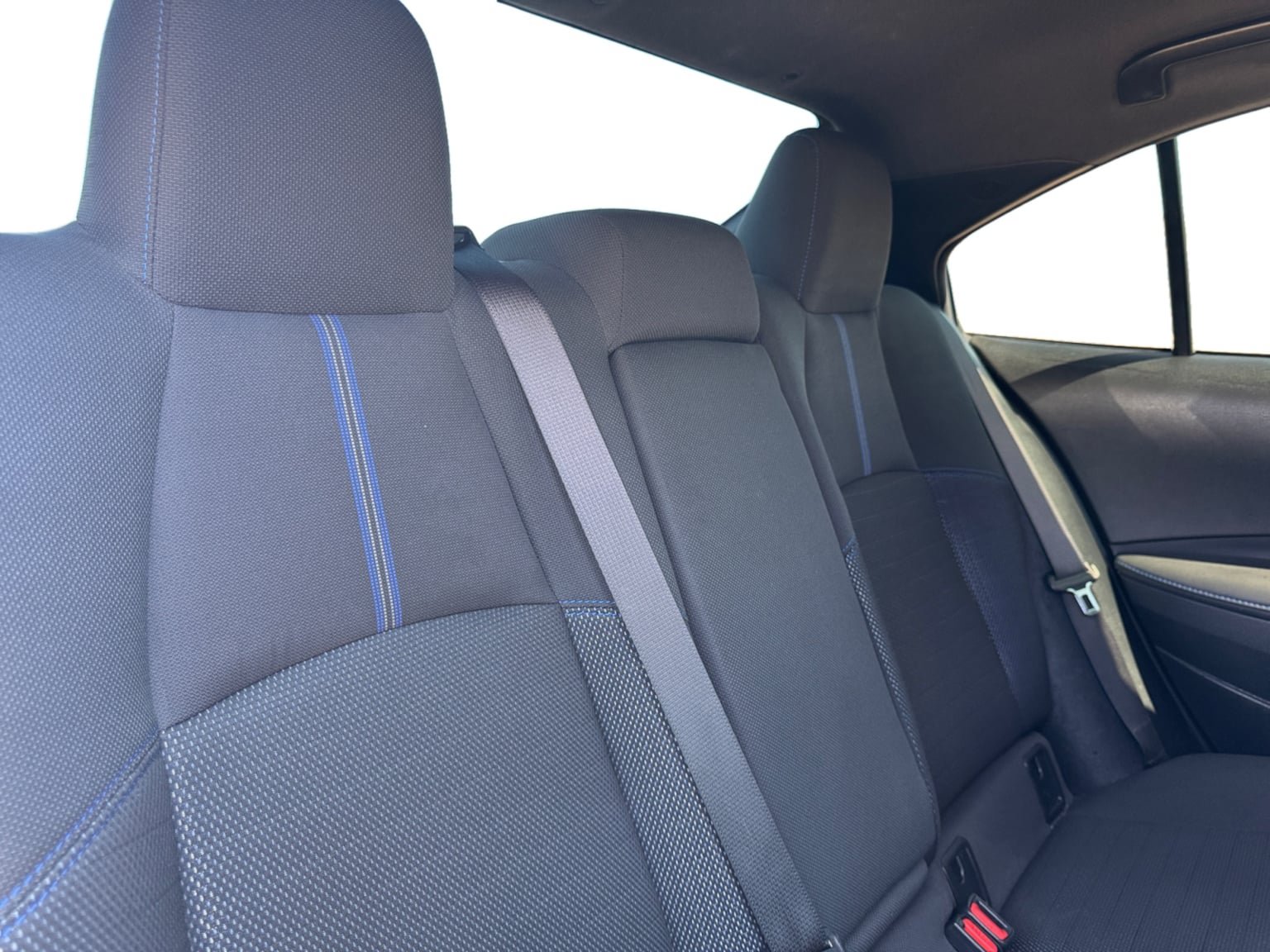 Used 2020 Toyota Corolla SE w/ Carpet Mat Package (TMS) FWD image 18