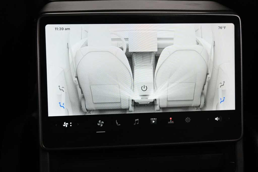 Used 2026 Tesla Model Y Long Range RWD image 39