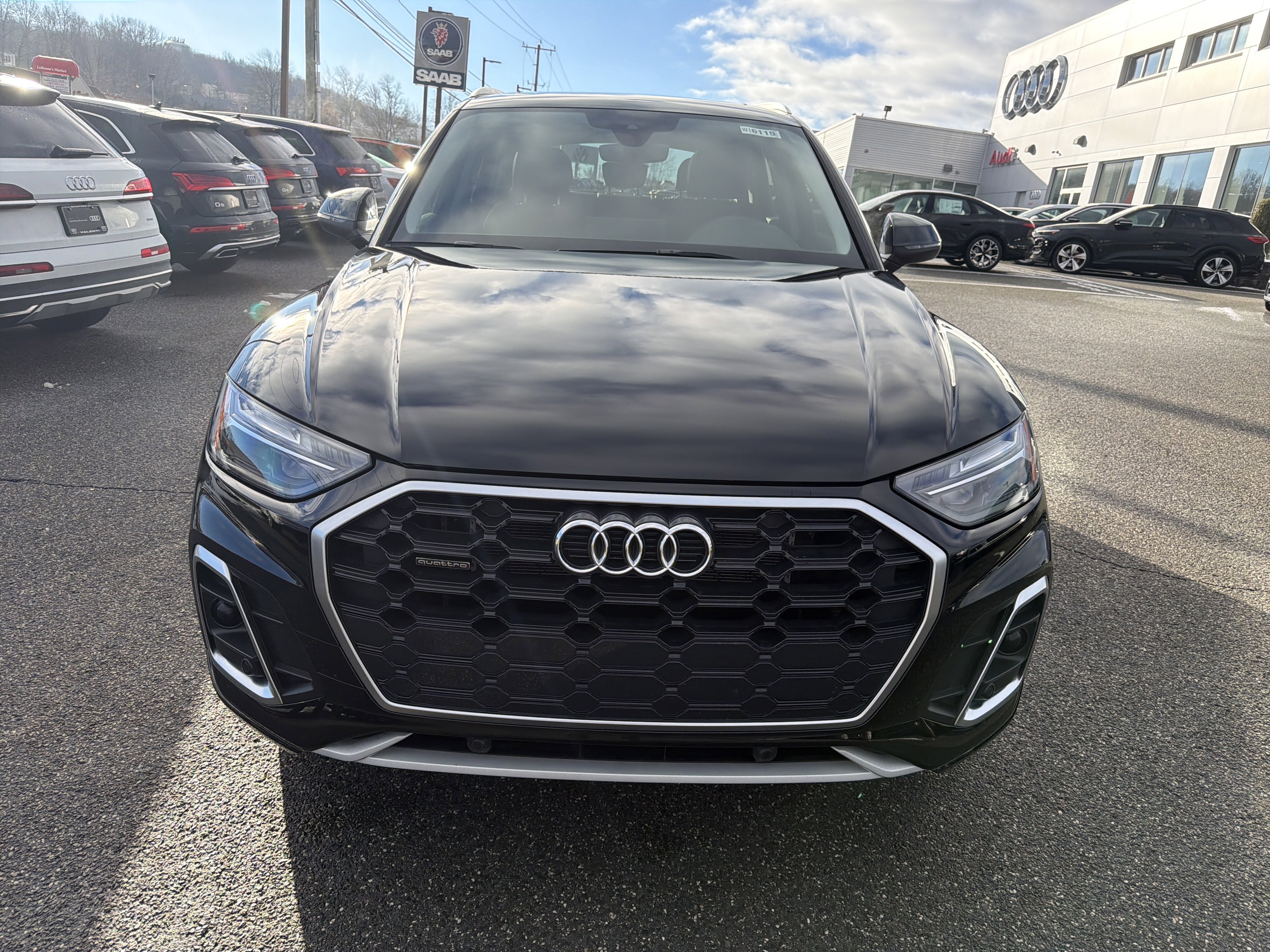 Certified 2025 Audi Q5 e Premium AWD/4WD image 2
