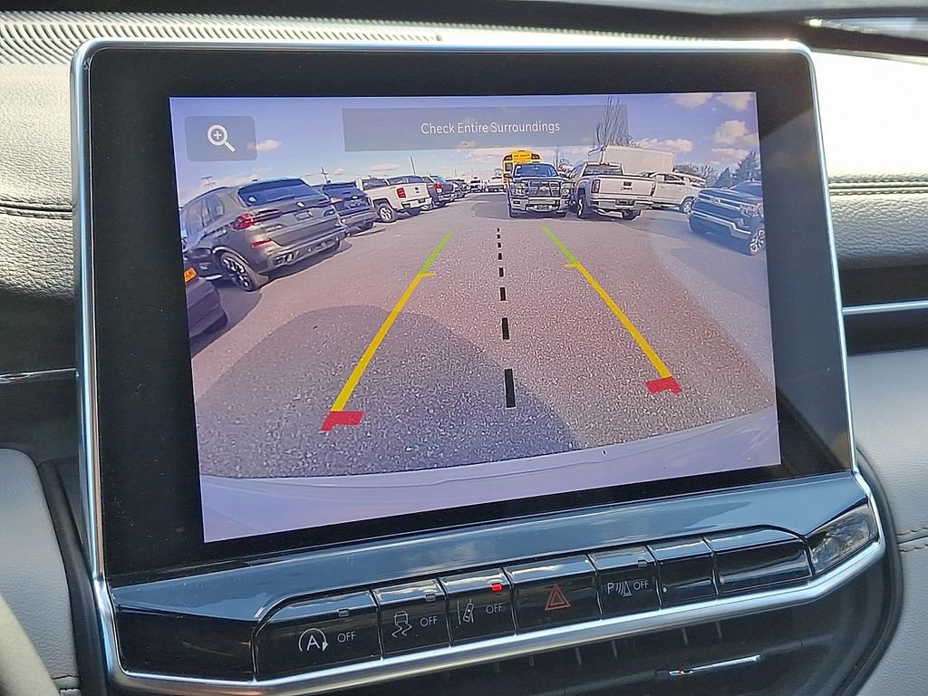 Used 2025 Jeep Compass Limited image 16