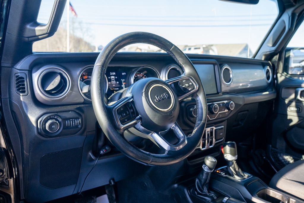 Used 2018 Jeep Wrangler Unlimited Sahara image 18