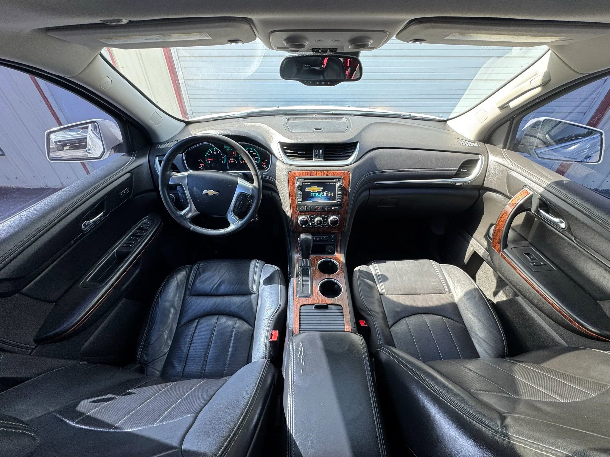 Used 2014 Chevrolet Traverse LTZ FWD image 25