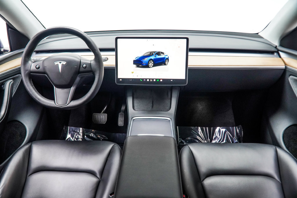 Used 2023 Tesla Model Y AWD image 21