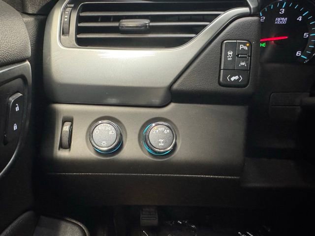 Used 2019 Chevrolet Suburban LT image 15