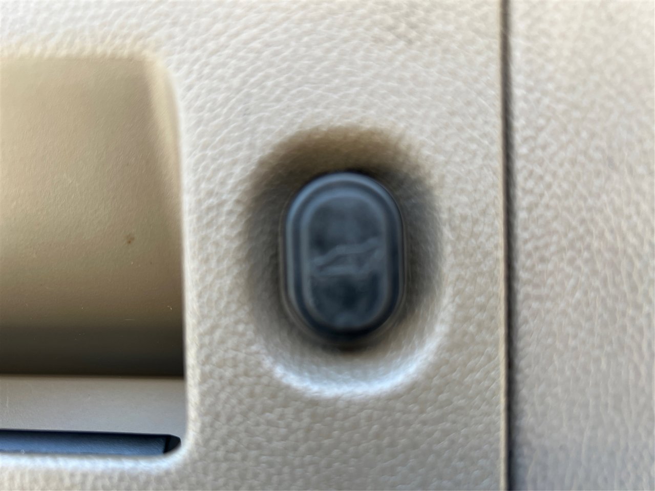 Used 2016 GMC Yukon SLT w/ Open Road Package image 24