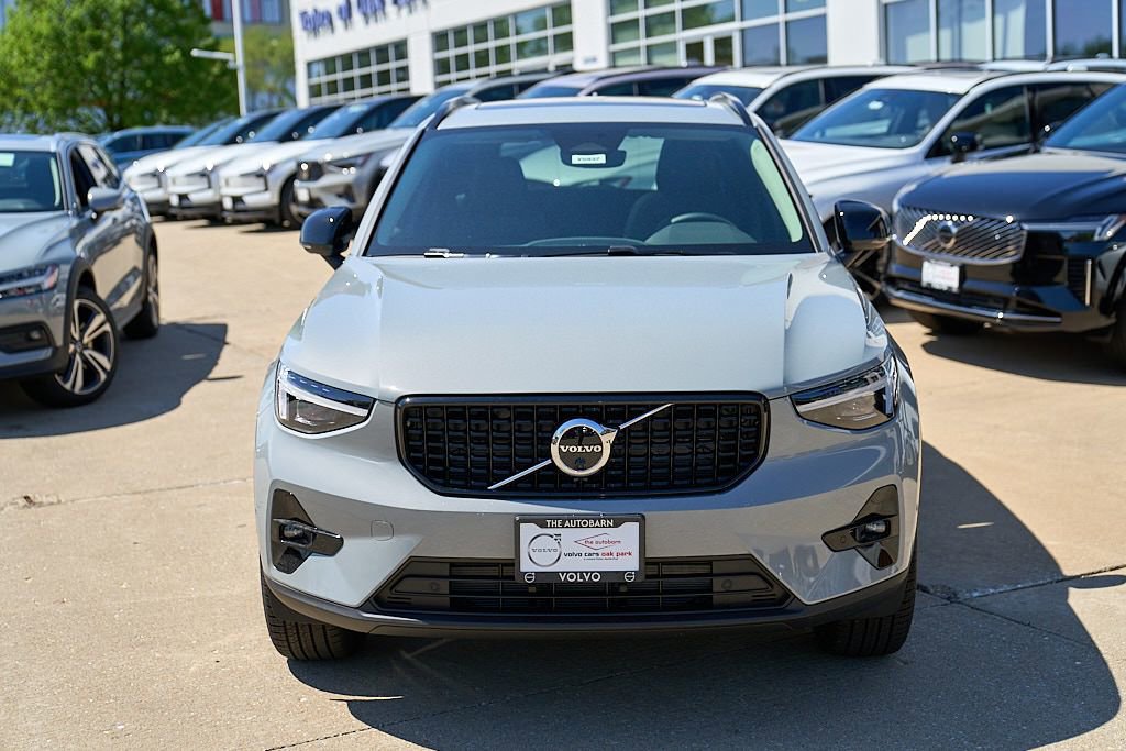 New 2026 Volvo XC40 B5 Plus w/ Climate Package AWD/4WD image 5