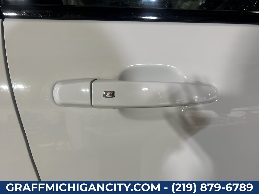 Used 2024 Chevrolet Equinox RS w/ RS Leather Package AWD/4WD image 13