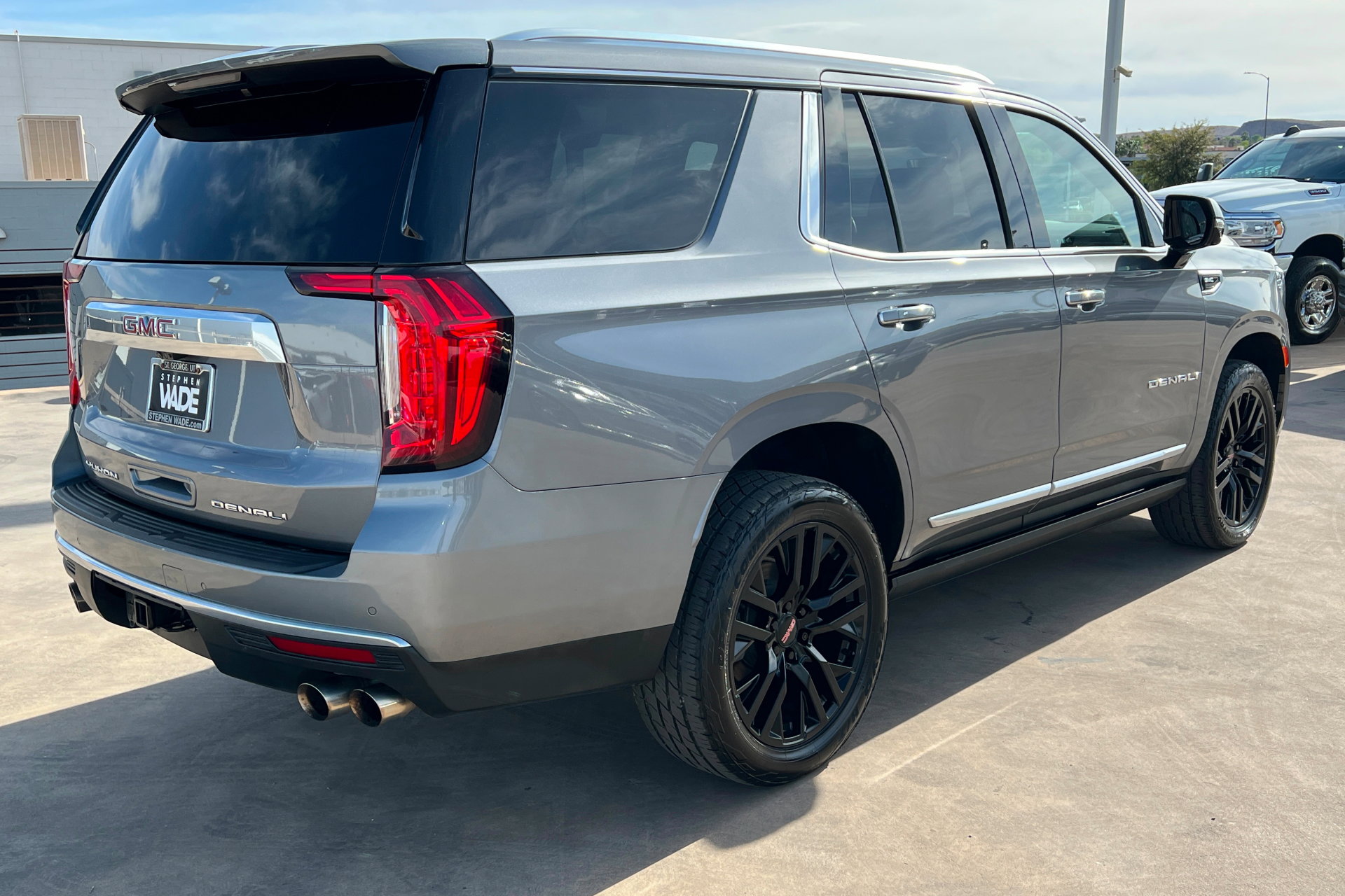 Used 2021 GMC Yukon Denali w/ Denali Premium Package image 5