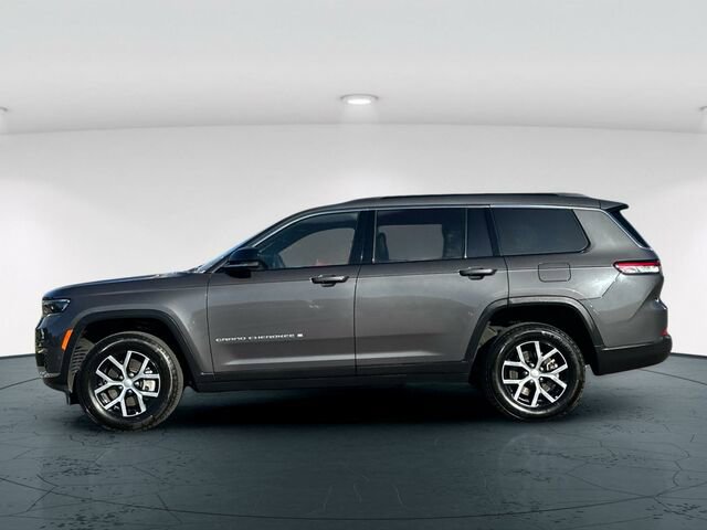 Used 2024 Jeep Grand Cherokee L Limited w/ Luxury Tech Group II image 3