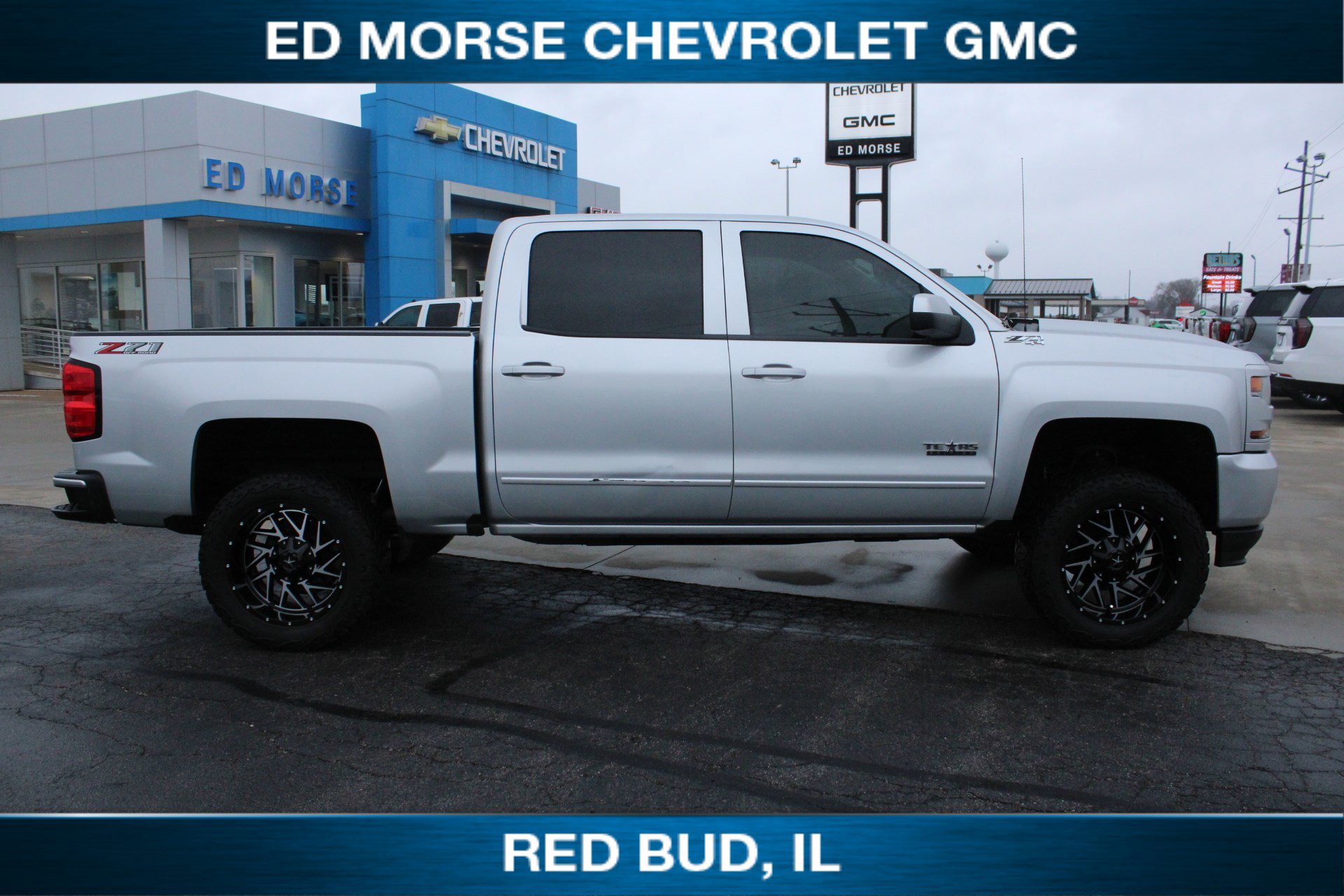 Used 2018 Chevrolet Silverado 1500 LT w/ Texas Edition image 2
