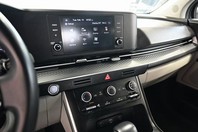 Used 2022 Kia Carnival LX image 15