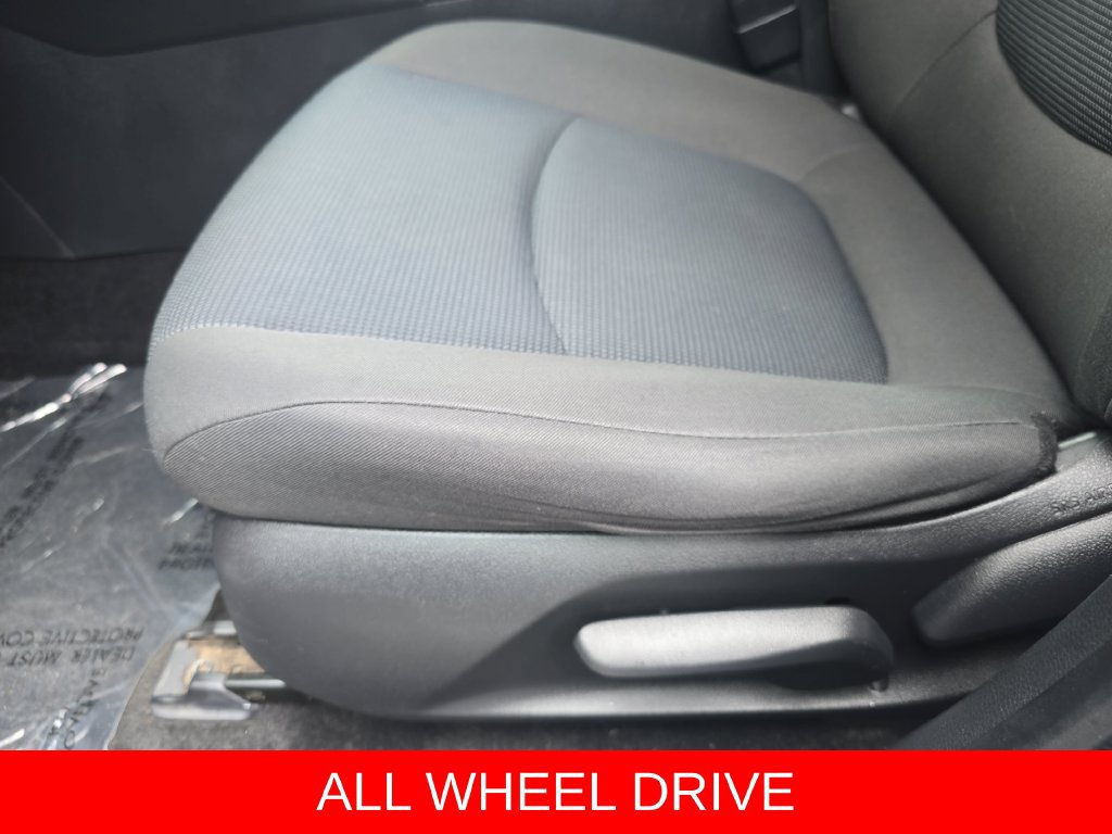 Used 2022 Toyota RAV4 LE AWD/4WD image 28