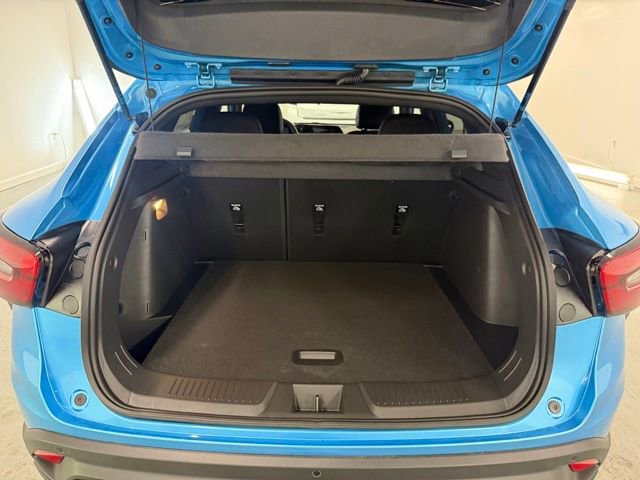New 2026 Chevrolet Trax RS w/ Sunroof Package FWD image 4