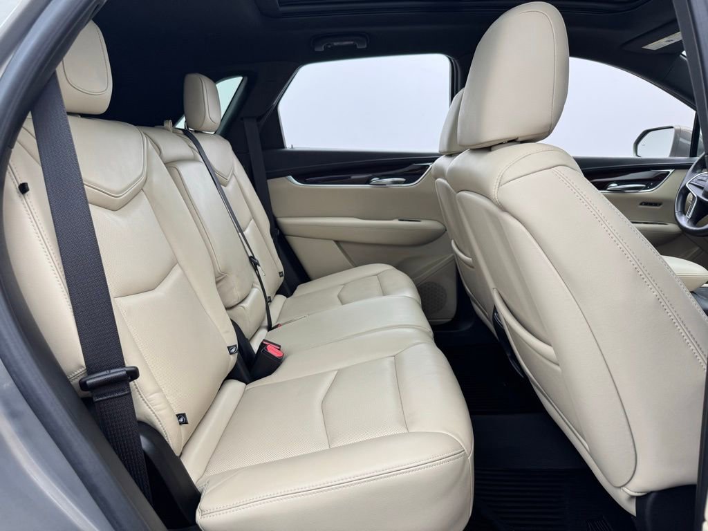Used 2018 Cadillac XT5 Luxury w/ Driver Awareness Package image 36