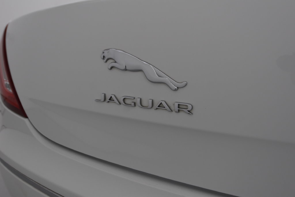 Used 2015 Jaguar XJ L Supercharged RWD image 53