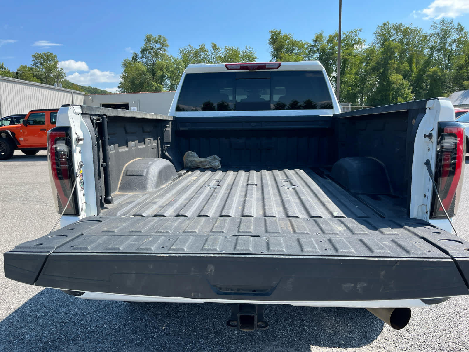 Used 2025 GMC Sierra 2500 AT4 w/ AT4 Premium Plus Package AWD/4WD image 29