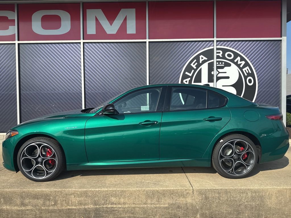 New 2026 Alfa Romeo Giulia AWD image 9