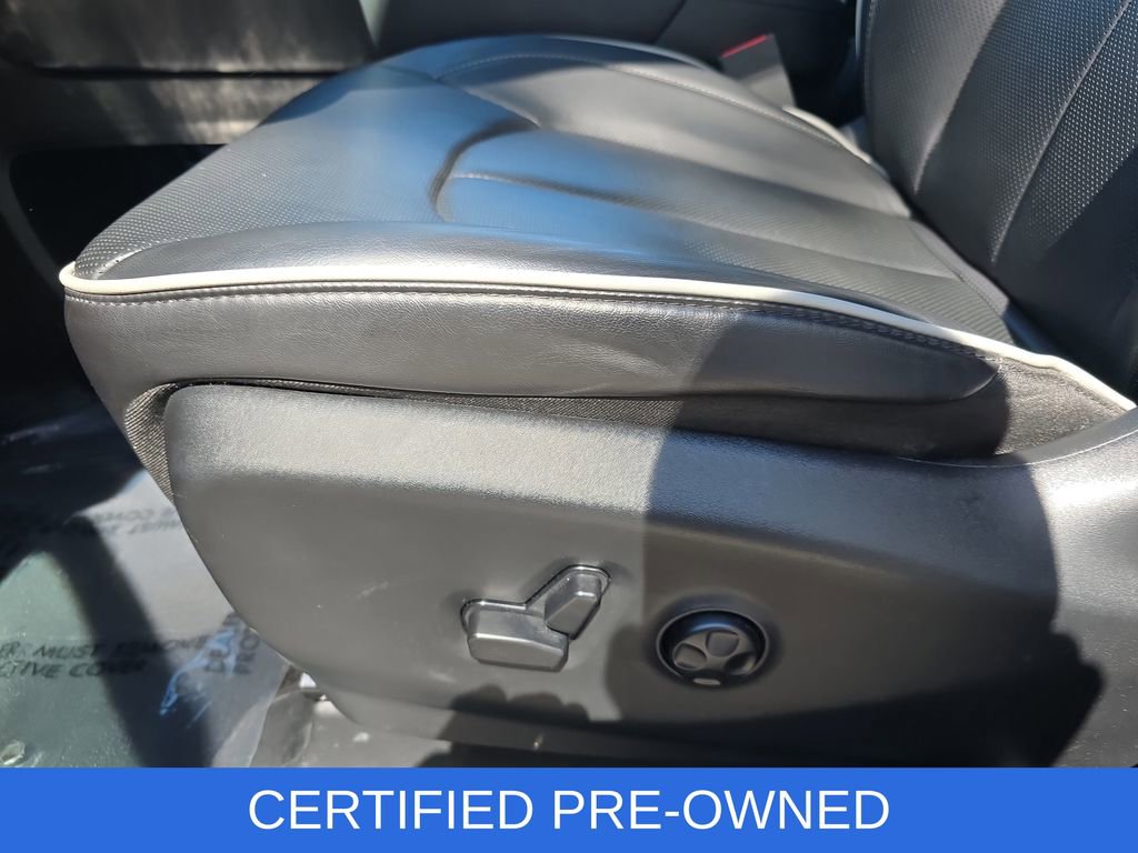 Used 2025 Chrysler Pacifica Limited FWD image 29