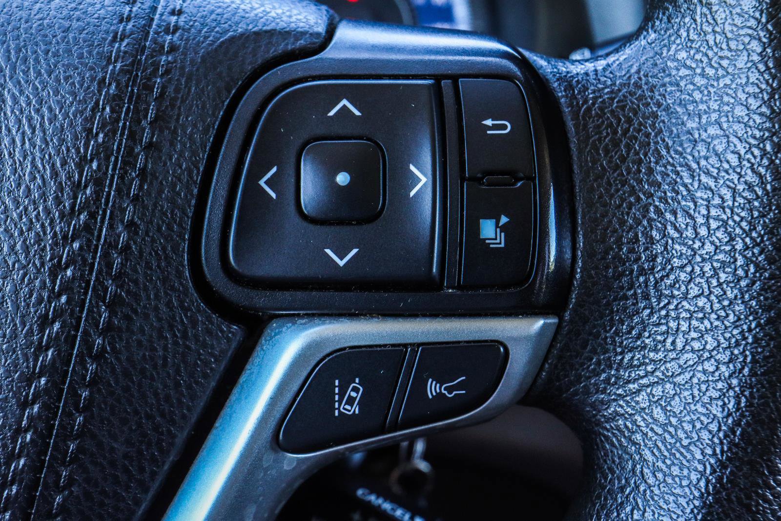 Used 2019 Toyota Sienna L FWD image 11