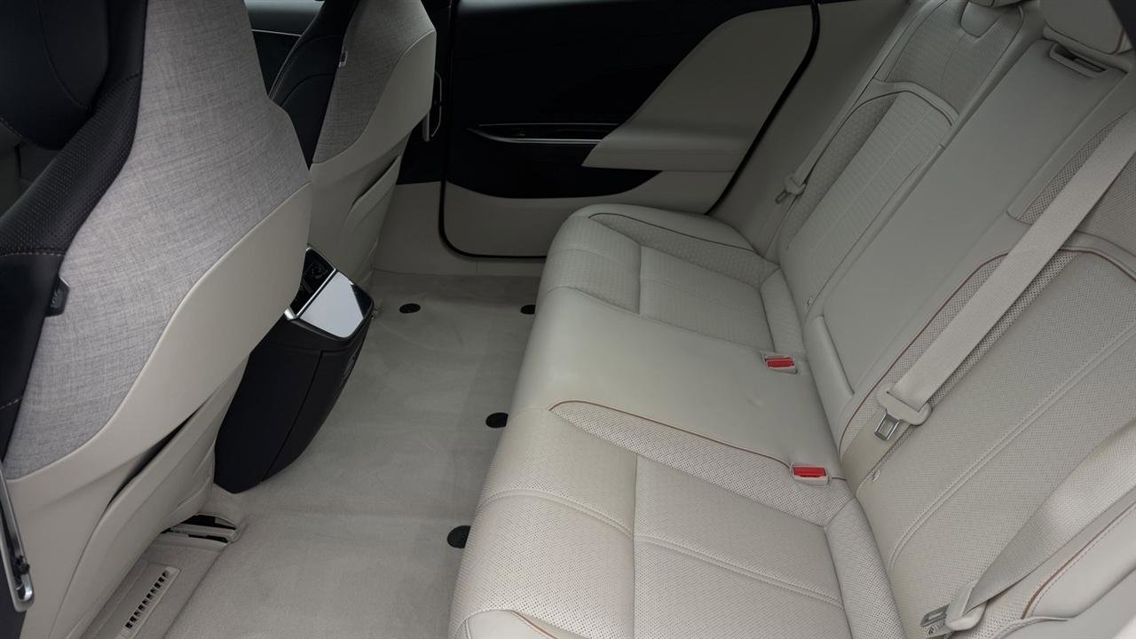 Used 2023 Lucid Air Grand Touring image 18