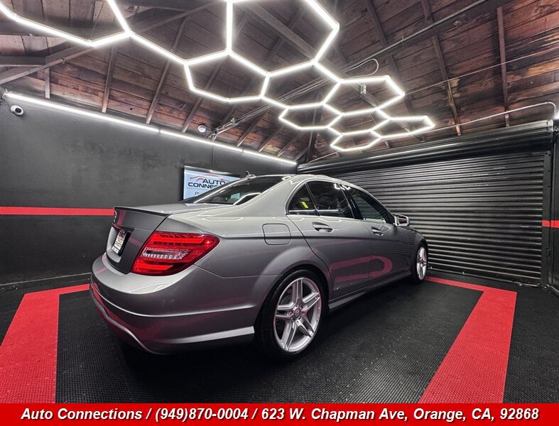 Used 2012 Mercedes-Benz C 250 Sedan image 3