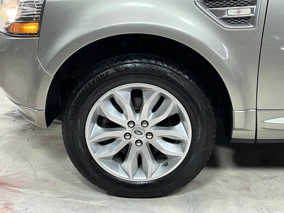 Used 2013 Land Rover LR2 AWD/4WD image 34