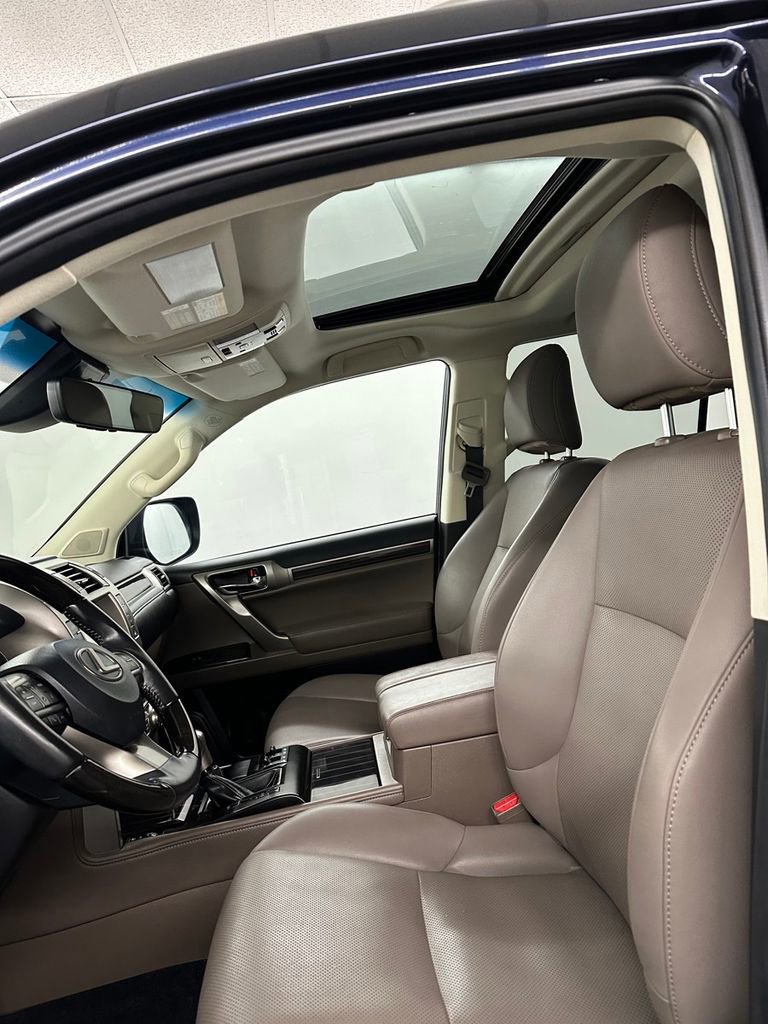 Used 2021 Lexus GX 460 Premium image 12