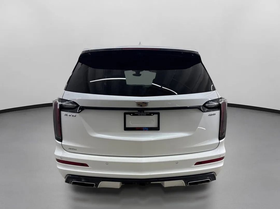 Used 2021 Cadillac XT6 Sport w/ LPO, ONYX Package image 8