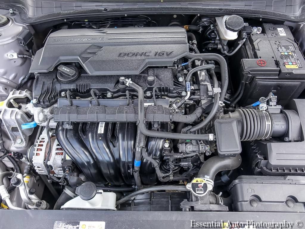 Used 2025 Hyundai Elantra SEL FWD image 28