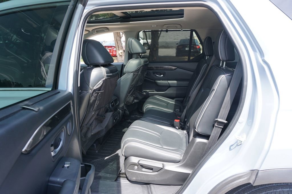 Used 2023 Honda Pilot Elite image 16