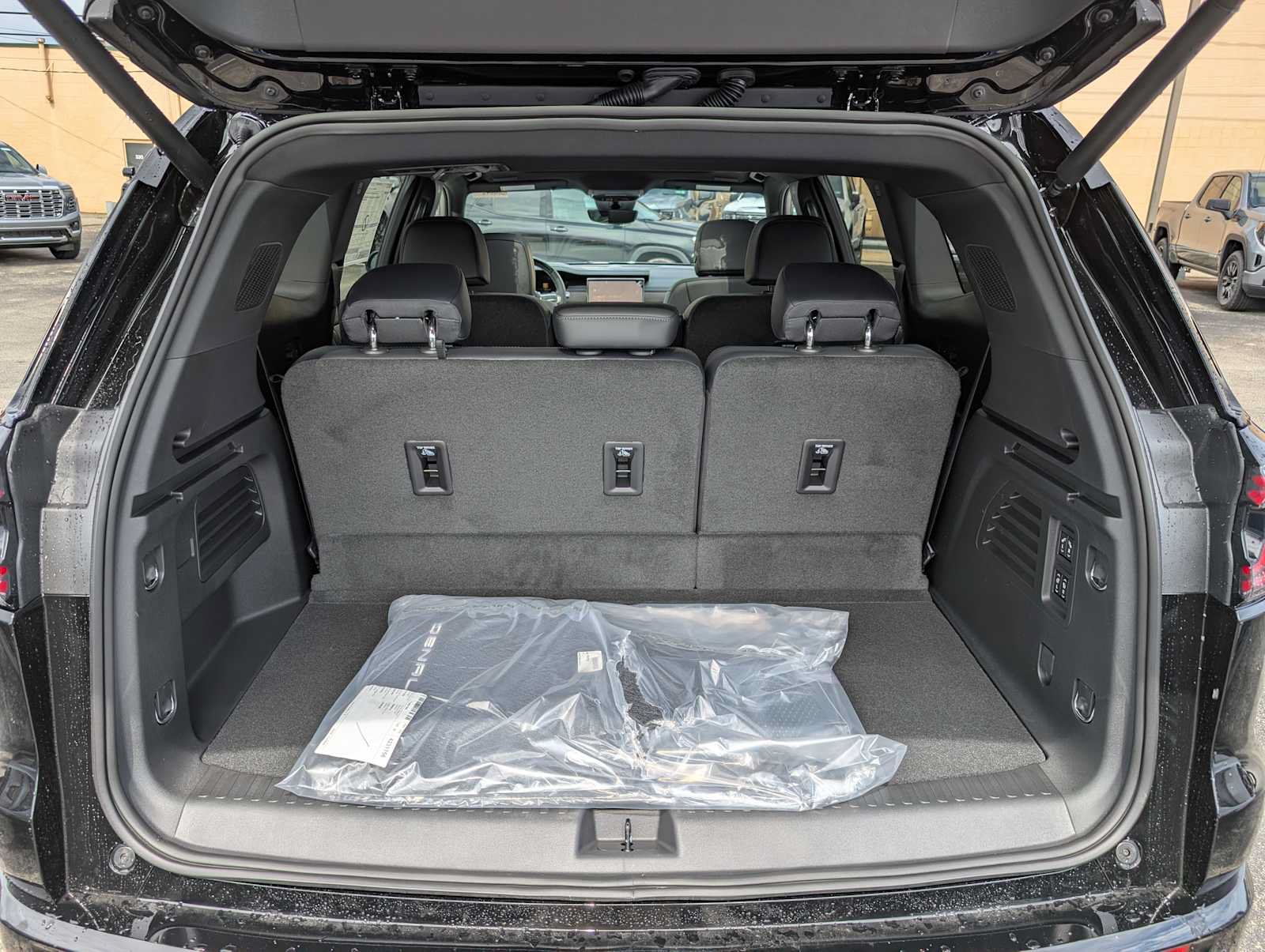 New 2026 GMC Acadia Denali w/ Super Cruise Package AWD/4WD image 7
