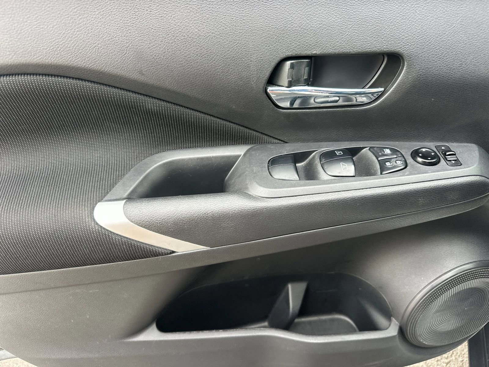 Used 2022 Nissan Kicks SV FWD image 11