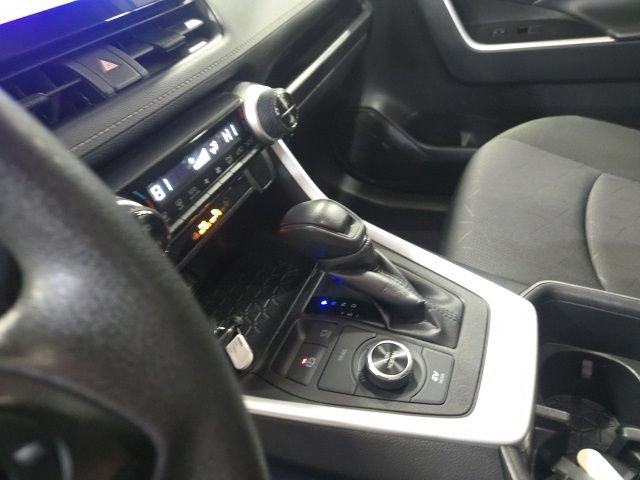 Used 2025 Toyota RAV4 XLE AWD/4WD image 25