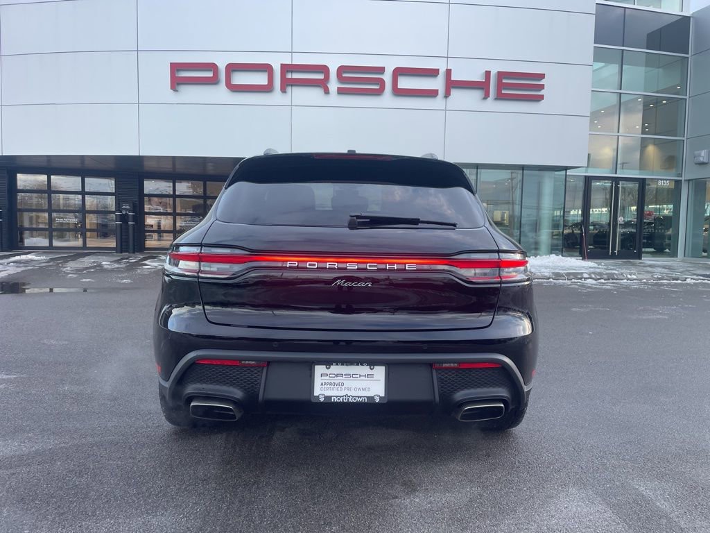 Certified 2025 Porsche Macan AWD/4WD image 6