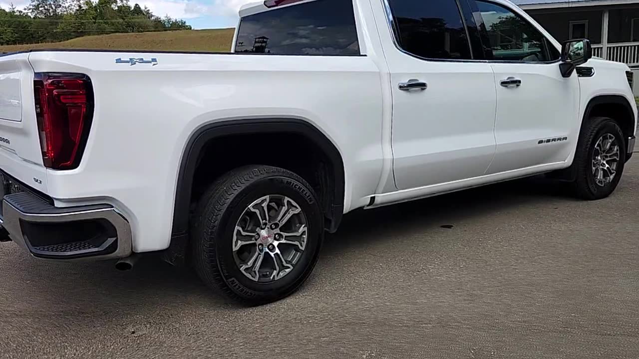 Used 2025 GMC Sierra 1500 SLT image 7