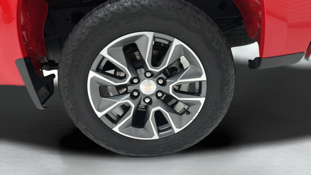 Used 2024 Chevrolet Silverado 1500 LT AWD/4WD image 10