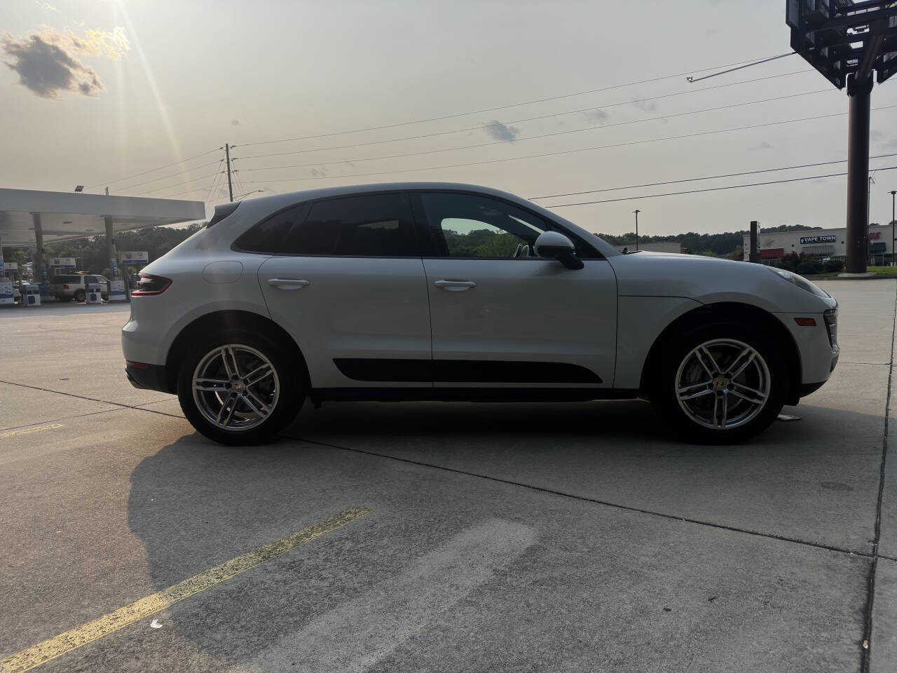 Used 2016 Porsche Macan S AWD/4WD image 13