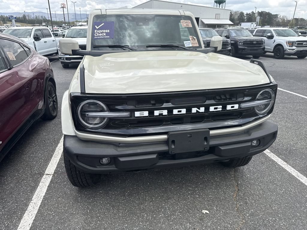 Used 2025 Ford Bronco Outer Banks image 4
