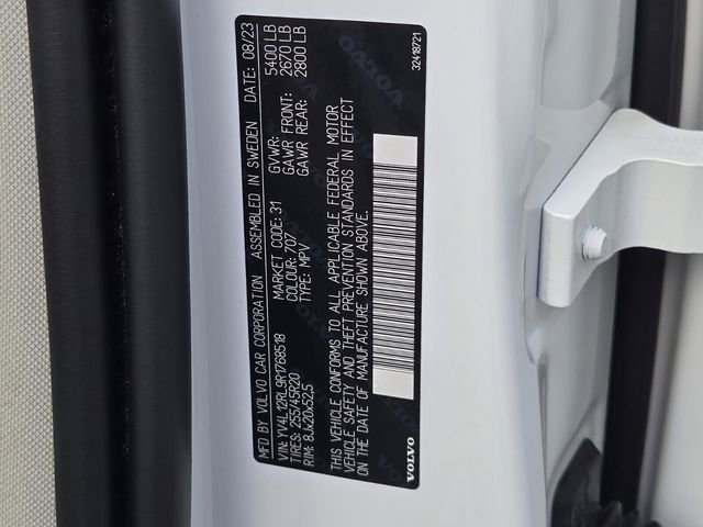 Certified 2024 Volvo XC60 B5 Plus w/ Protection Package Premier image 24